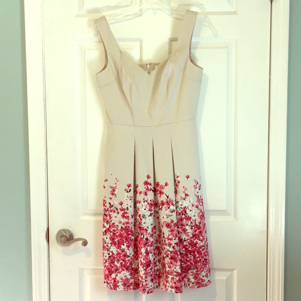 White House Black Market floral dress size 4 NWT